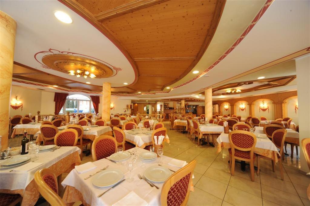 Hotel Canada Pinzolo Kültér fotó