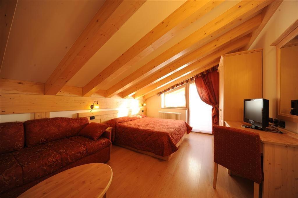 Hotel Canada Pinzolo Szoba fotó