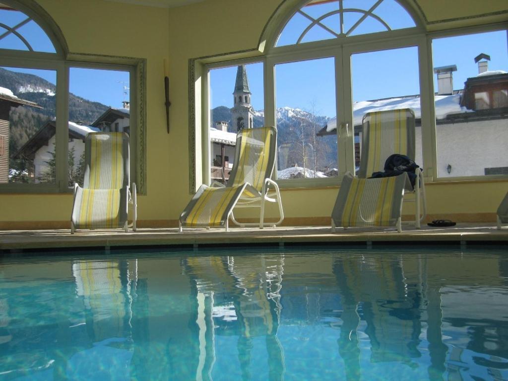 Hotel Canada Pinzolo Kültér fotó