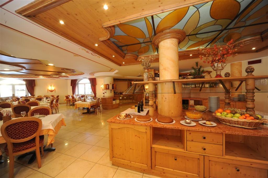 Hotel Canada Pinzolo Kültér fotó