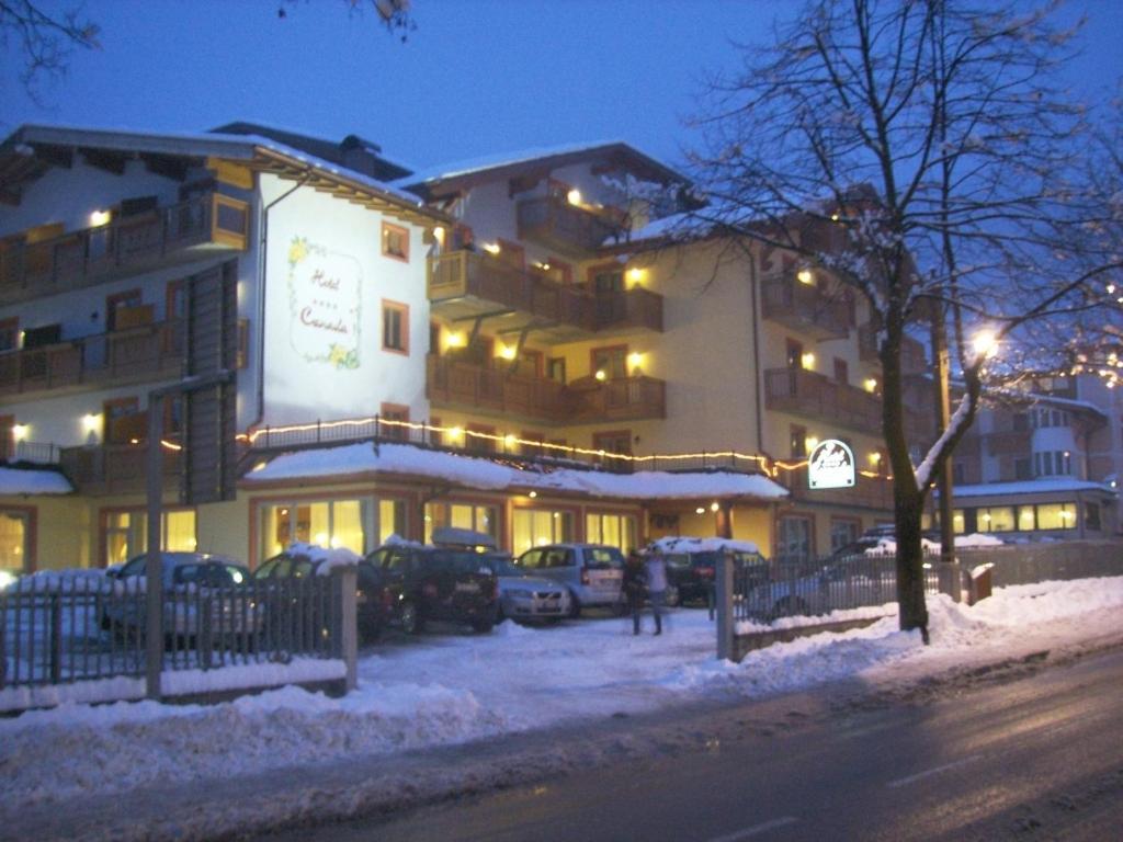 Hotel Canada Pinzolo Kültér fotó
