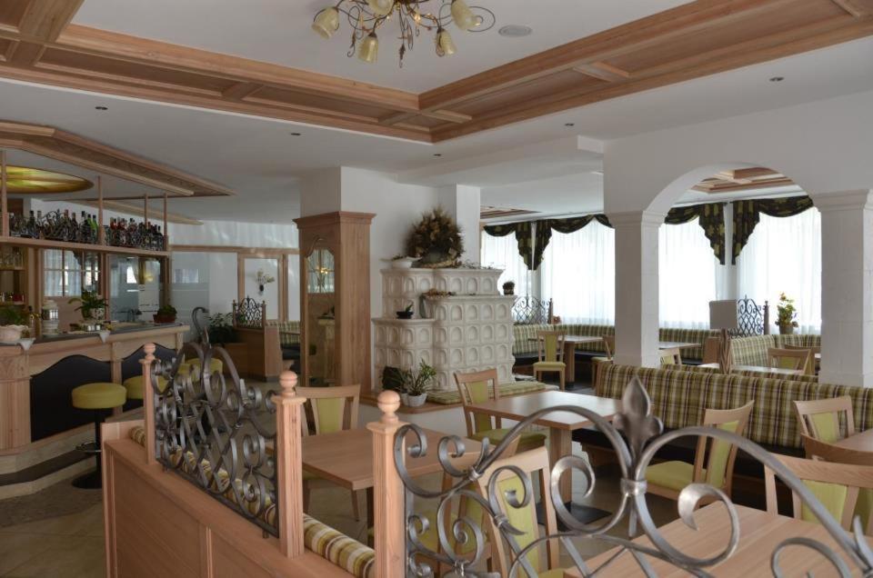 Hotel Canada Pinzolo Kültér fotó
