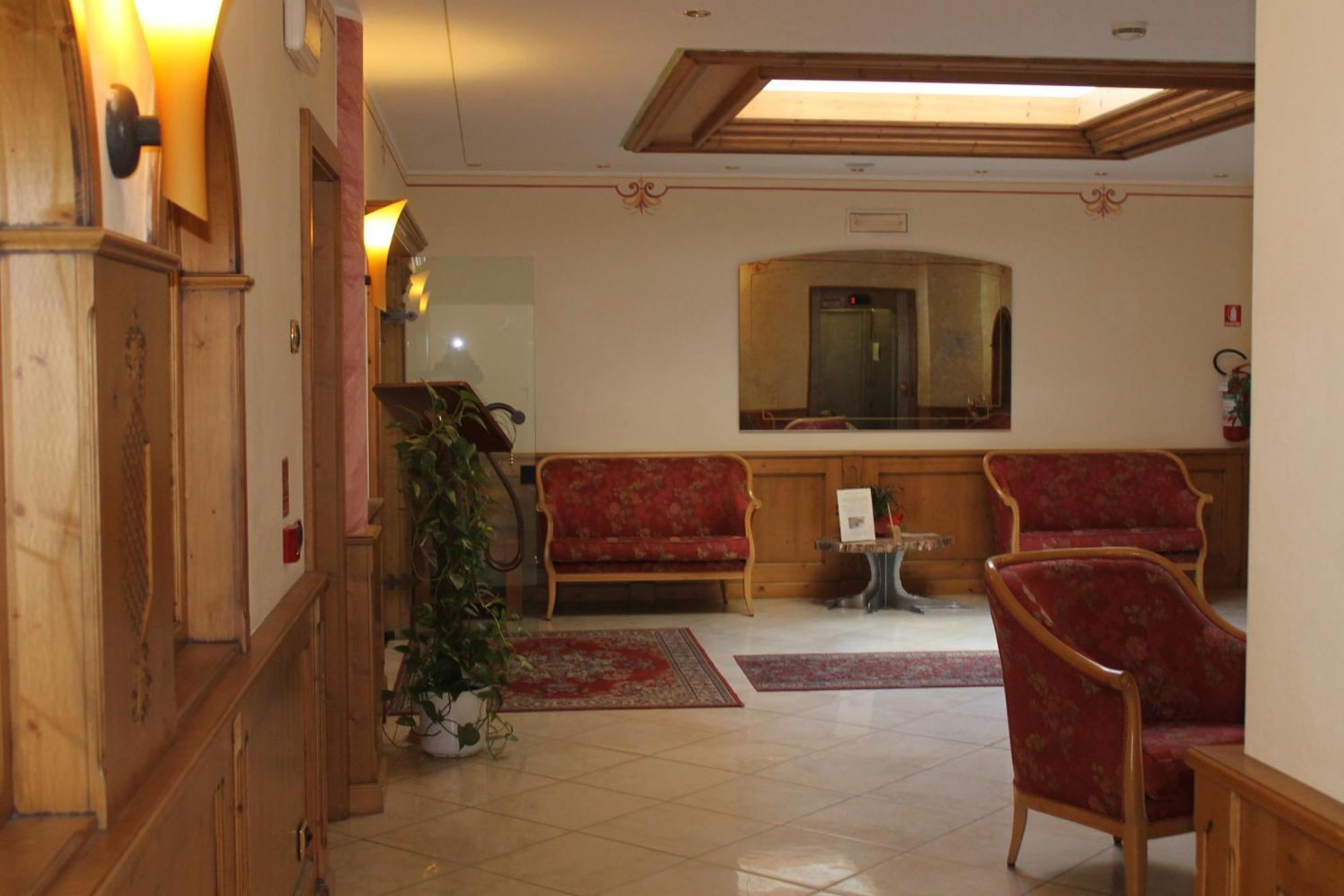 Hotel Canada Pinzolo Kültér fotó